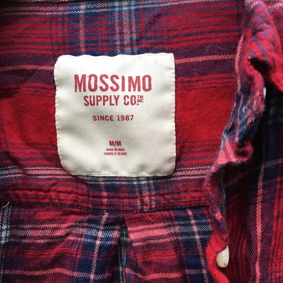 Red white stripped medium flannel - Picture 2 of 3